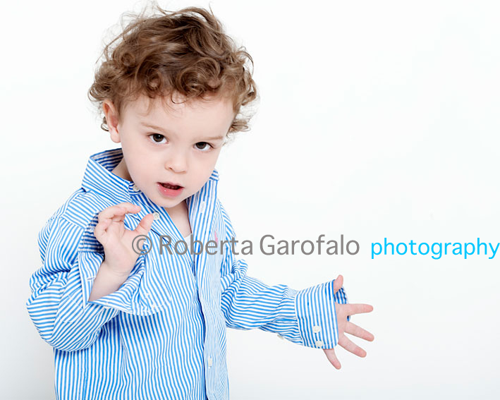 Fotografia di bambino con sguardo sicuro
