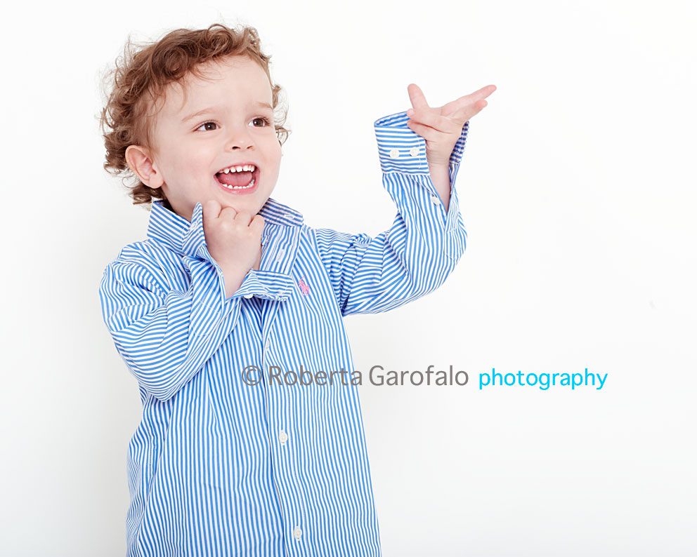 Fotografia di bambino con camicia a righe