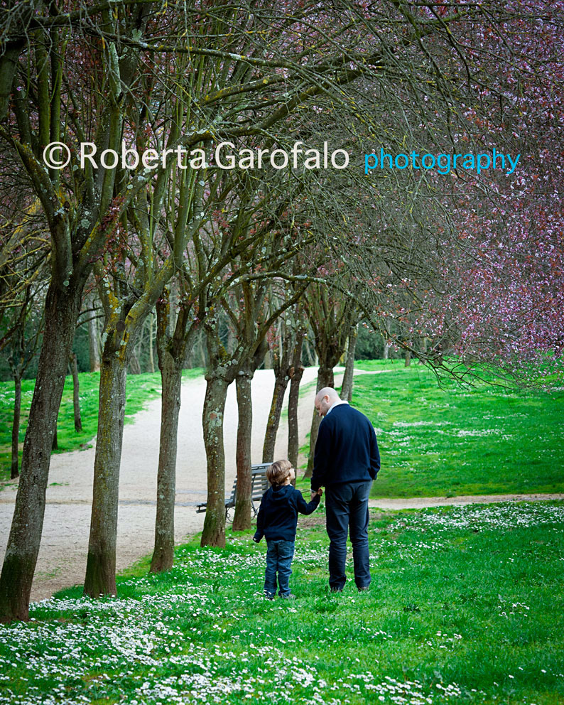 Fotografia di padre e figlio al parco