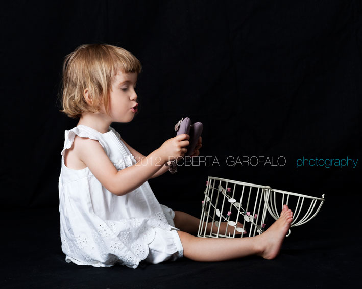Fotografia bambina che gioca