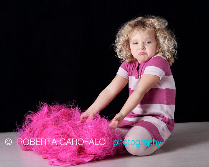 Fotografia di bambina spazientita