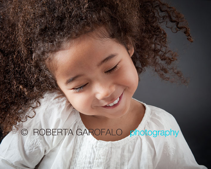 Fotografia di bambina che sorride