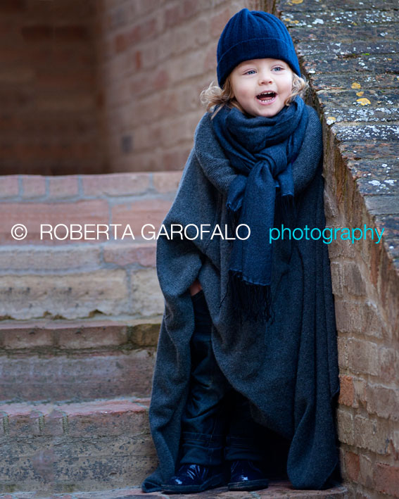 Foto bambini con cappello che sorride