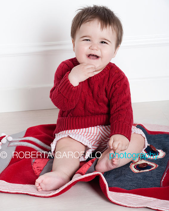 Sessione fotografica bambino, Roma. Foto bambino che ride. Roberta Garofalo, Fotografo professionista di Maternità, Neonati, Bambini e Famiglie, Roma