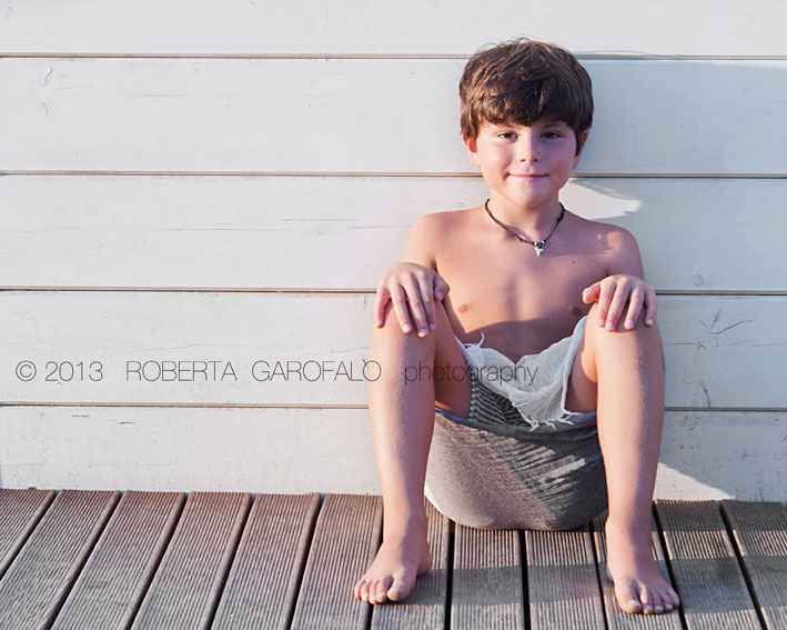 Sessione fotografica estiva per bambini. Fotografia bambino al mare. Roberta Garofalo, Fotografo professionista di Maternità, Neonati, Bambini e Famiglie, Roma Sessione fotografica estiva per bambini. Fotografia bambino al mare. Roberta Garofalo, Fotografo professionista di Maternità, Neonati, Bambini e Famiglie, Roma