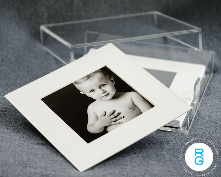 Cofanetto in perspex per stampe fine art di Roberta Garofalo, Fotografo professionista di Maternità, Neonati, Bambini e Famiglie, Roma